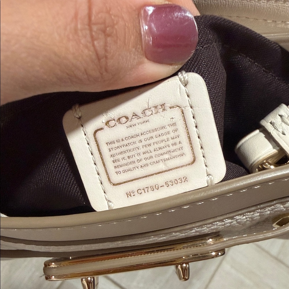 Coach Swagger wristlet/small crossbody bag (ivory/cream) - Picture 8 of 11